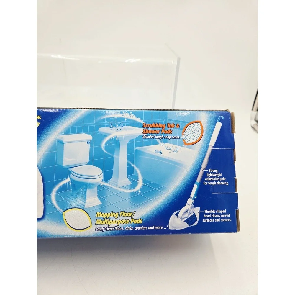 NEW Mr Clean Magic Reach All In One Cleaning Tool Starter Kit Detachable Pole